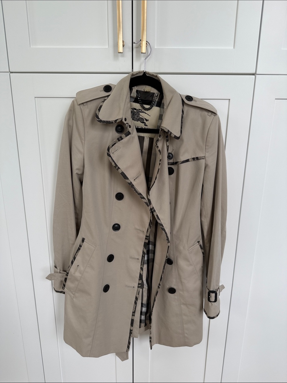 Burberry Classic Beige Trench Coat with Plaid Trim